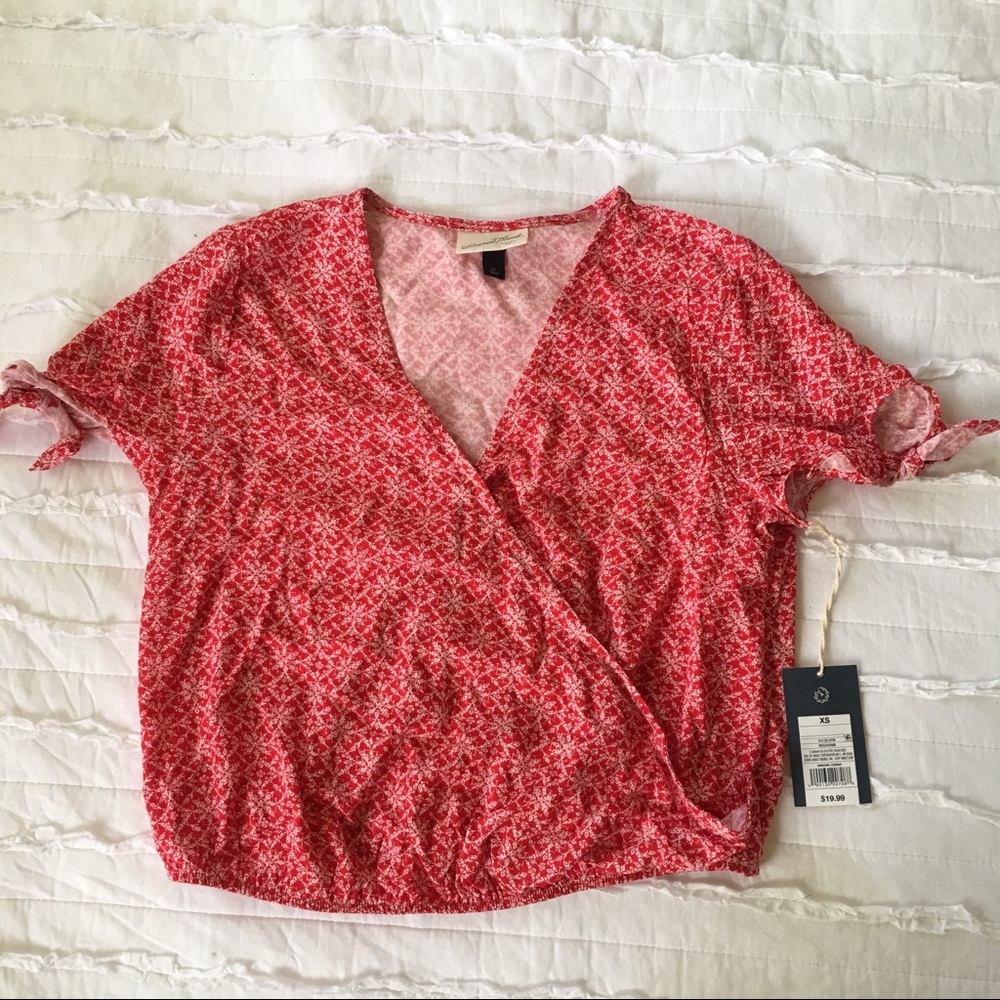 Red and White Pattern Top w/ Self Tie Sleeves